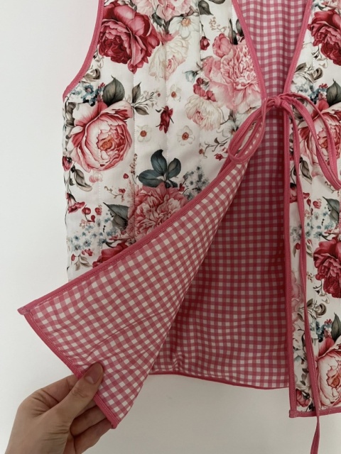 KAMIZELKA W DUŻE KWIATY DAISY RÓŻOWA