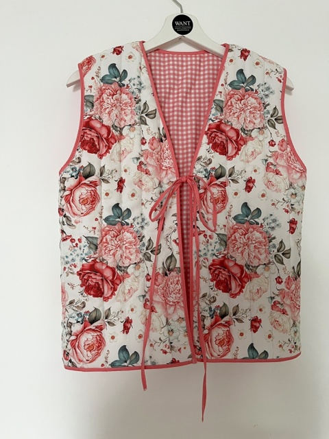 KAMIZELKA W DUŻE KWIATY DAISY RÓŻOWA