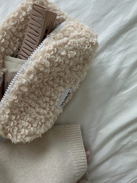 KOSMETYCZKA MIĘKKA BARANEK ECRU