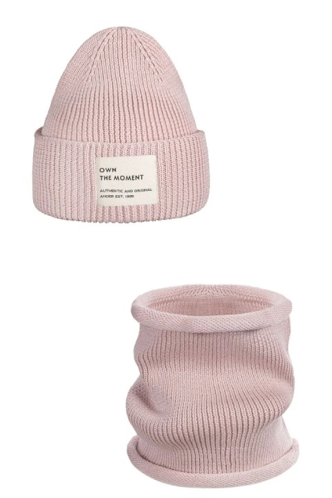 Komplet czapka i komin – 100% wełny merino “BRIGID NEW” – PUDROWY RÓŻ Komplet czapka i komin – 100% wełny merino “BRIGID NEW” – PUDROWY RÓŻ