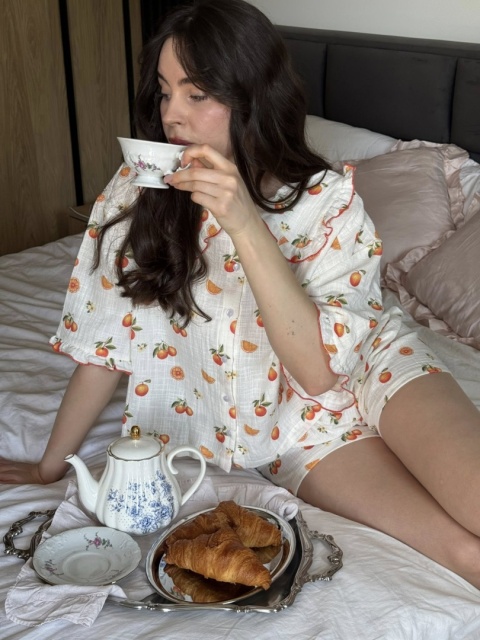 PIŻAMA DAMSKA Z FALBANKAMI MANDARYNKI KRÓTKI RĘKAW