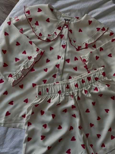 PIŻAMA DAMSKA Z FALBANKAMI SERDUSZKA WISKOZA