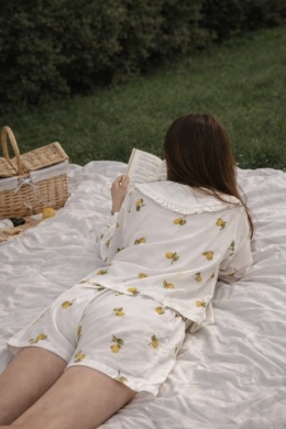 PIŻAMA W CYTRYNY Z KOŁNIERZYKIEM