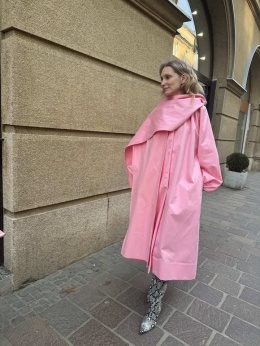 STYLOWY TRENCZ DAMSKI z efektownym wiązaniem przy szyi