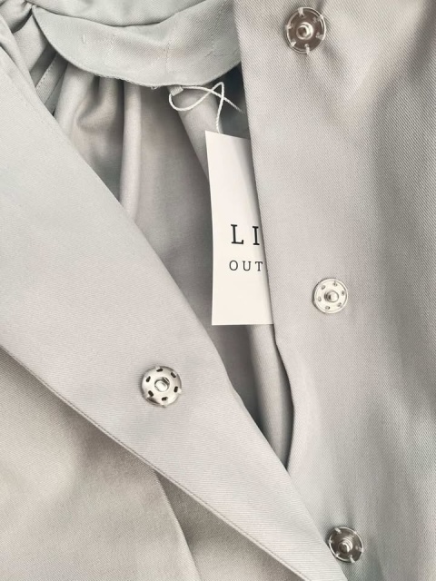 STYLOWY TRENCZ DAMSKI SZARY z efektownym wiązaniem przy szyi