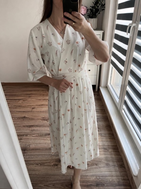 SUKIENKA KOPERTOWA W KWIATY MIDI SOFIA BLOOM